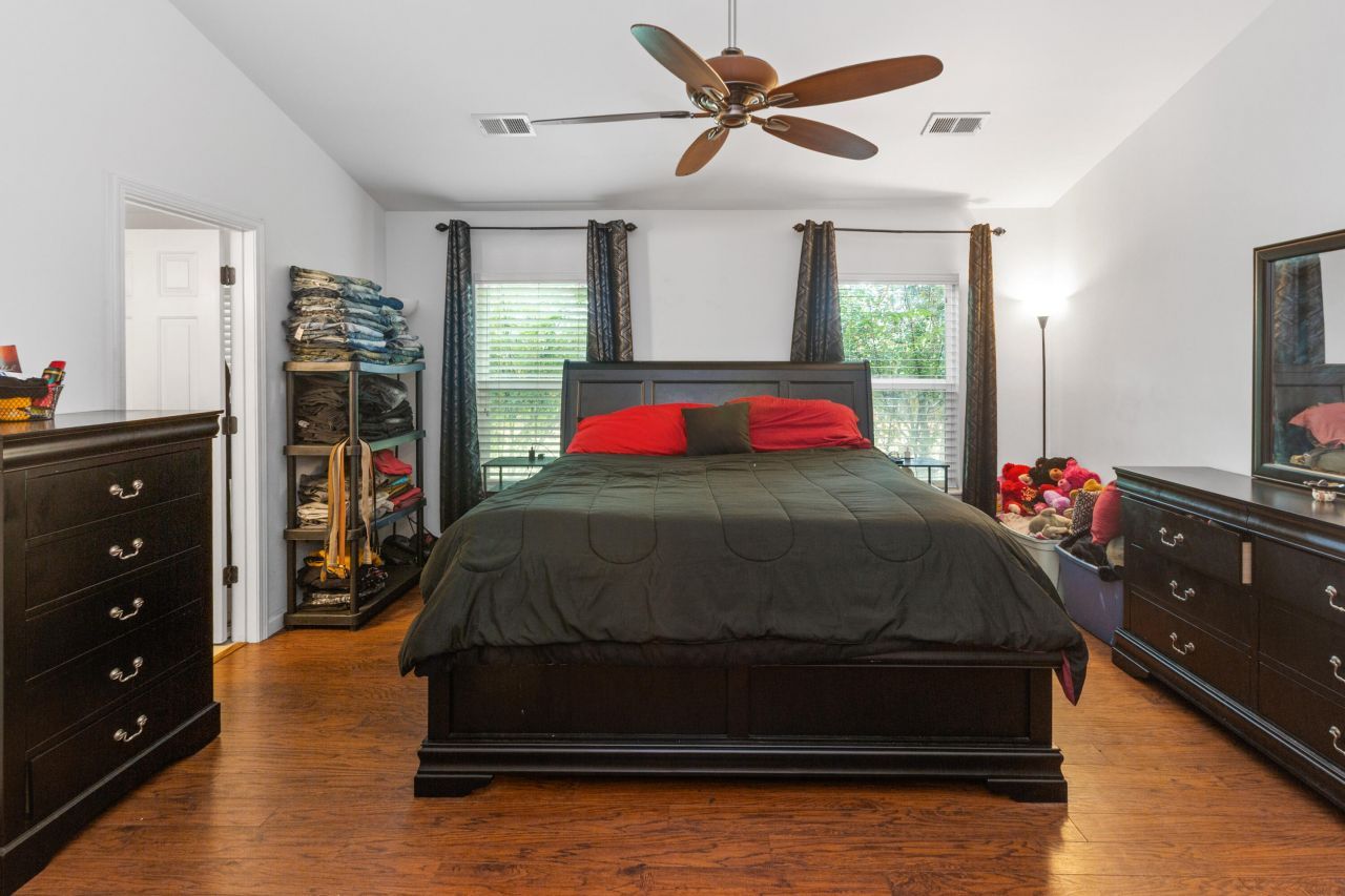 518 Holiday Drive Photo 16