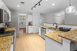 518 Holiday Drive photo 4