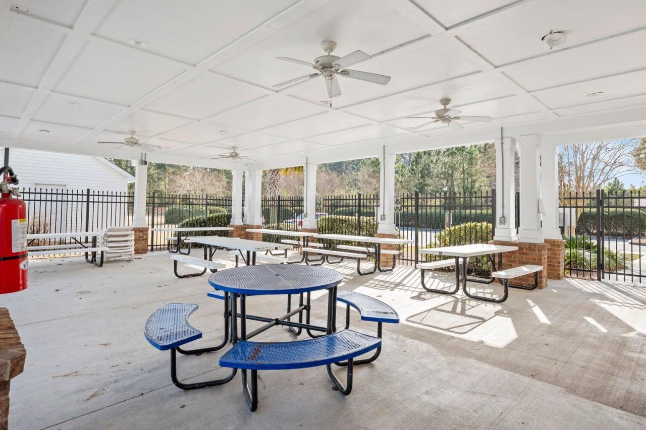 518 Holiday Drive Photo 30