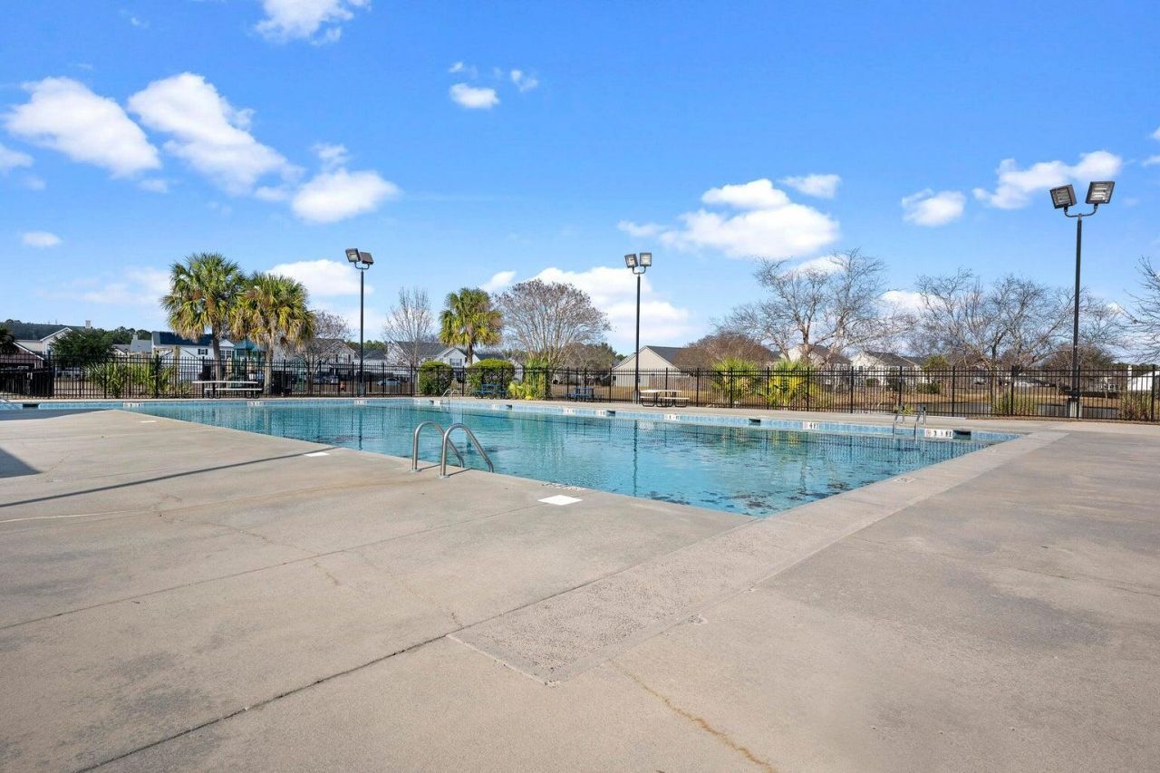 518 Holiday Drive Photo 31