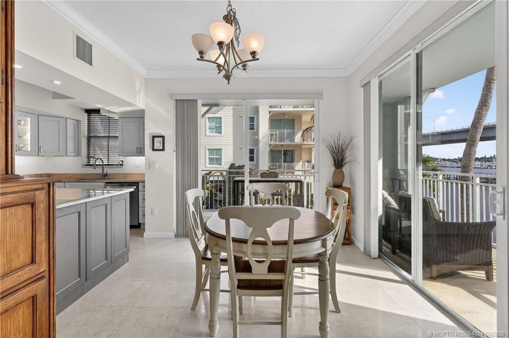 215 NW Flagler Avenue, Unit 203, Stuart, FL 34994 Photo