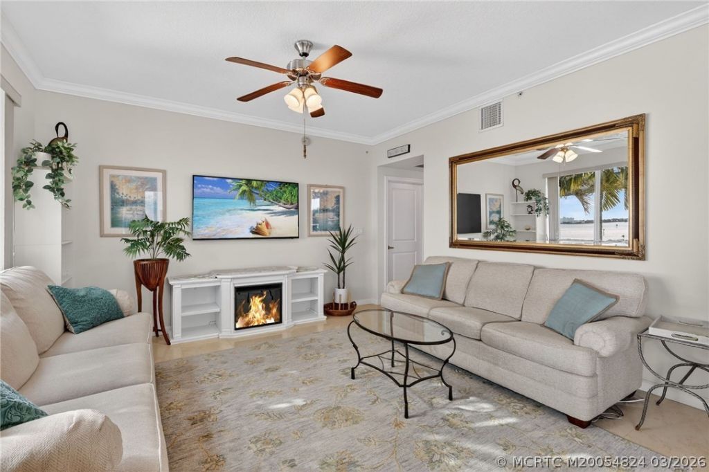215 NW Flagler Avenue, Unit 203, Stuart, FL 34994 Photo