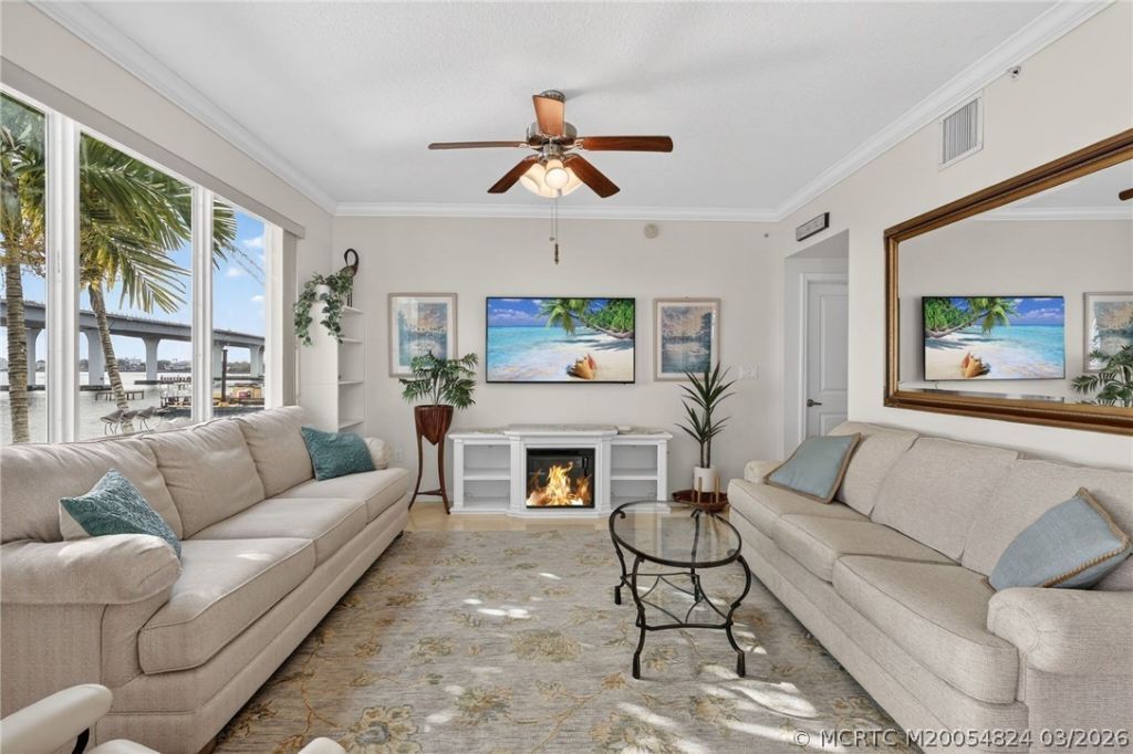 215 NW Flagler Avenue, Unit 203, Stuart, FL 34994 Photo