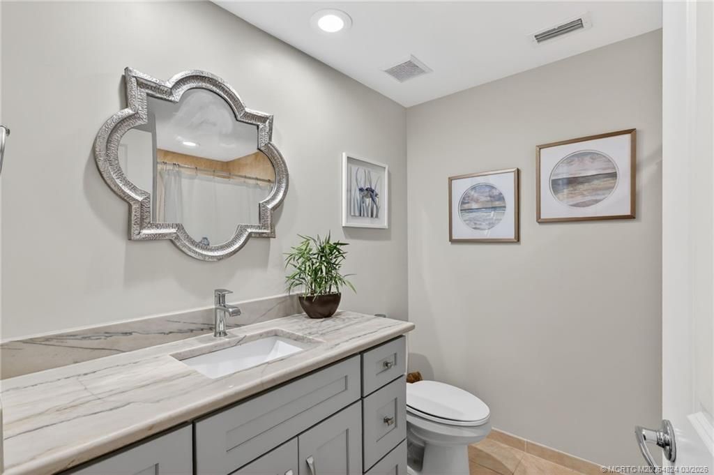 215 NW Flagler Avenue, Unit 203, Stuart, FL 34994 Photo