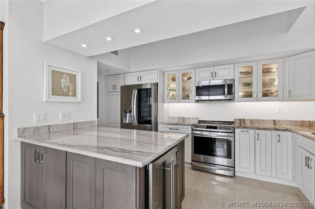 215 NW Flagler Avenue, Unit 203, Stuart, FL 34994 Photo