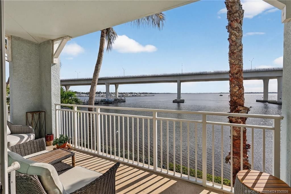 215 NW Flagler Avenue, Unit 203, Stuart, FL 34994 Photo