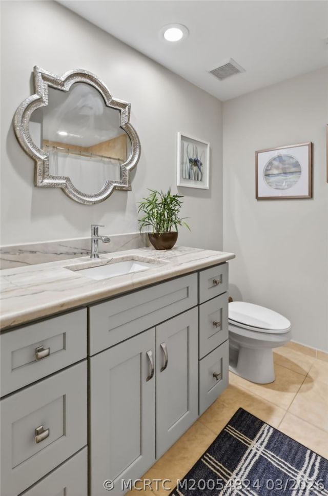 215 NW Flagler Avenue, Unit 203, Stuart, FL 34994 Photo