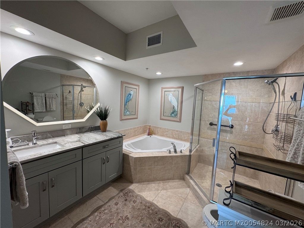 215 NW Flagler Avenue, Unit 203, Stuart, FL 34994 Photo