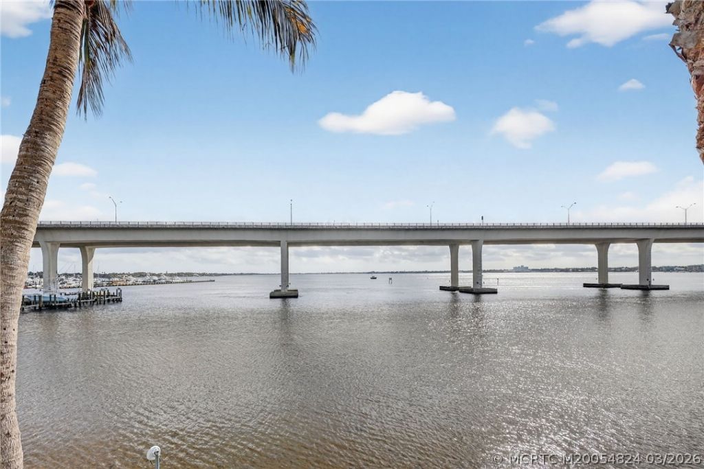 215 NW Flagler Avenue, Unit 203, Stuart, FL 34994 Photo