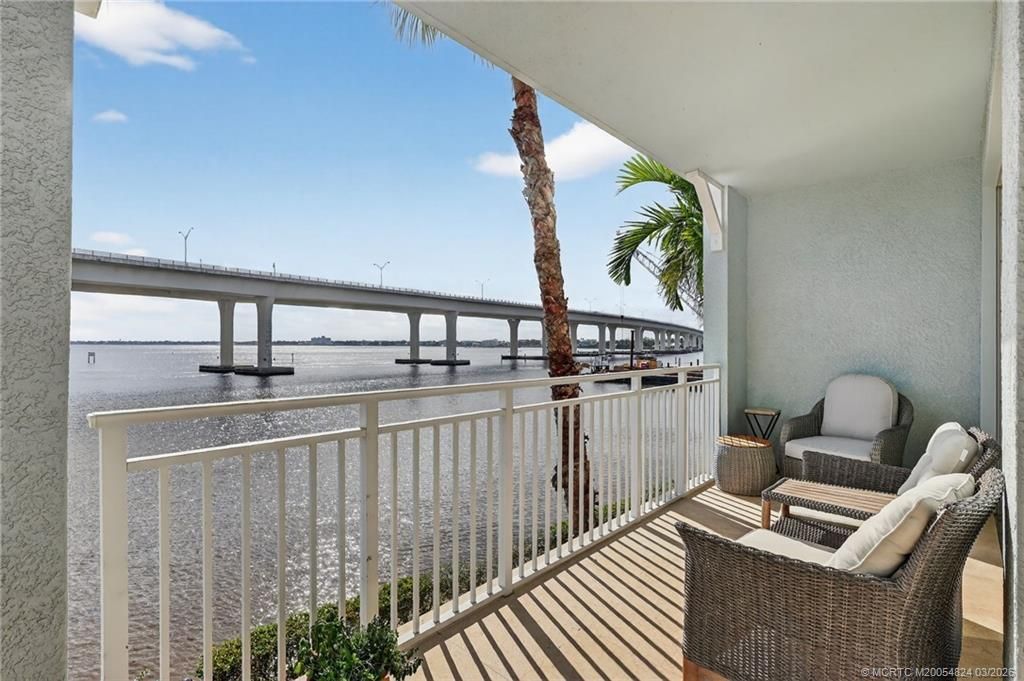 215 NW Flagler Avenue, Unit 203, Stuart, FL 34994 Photo