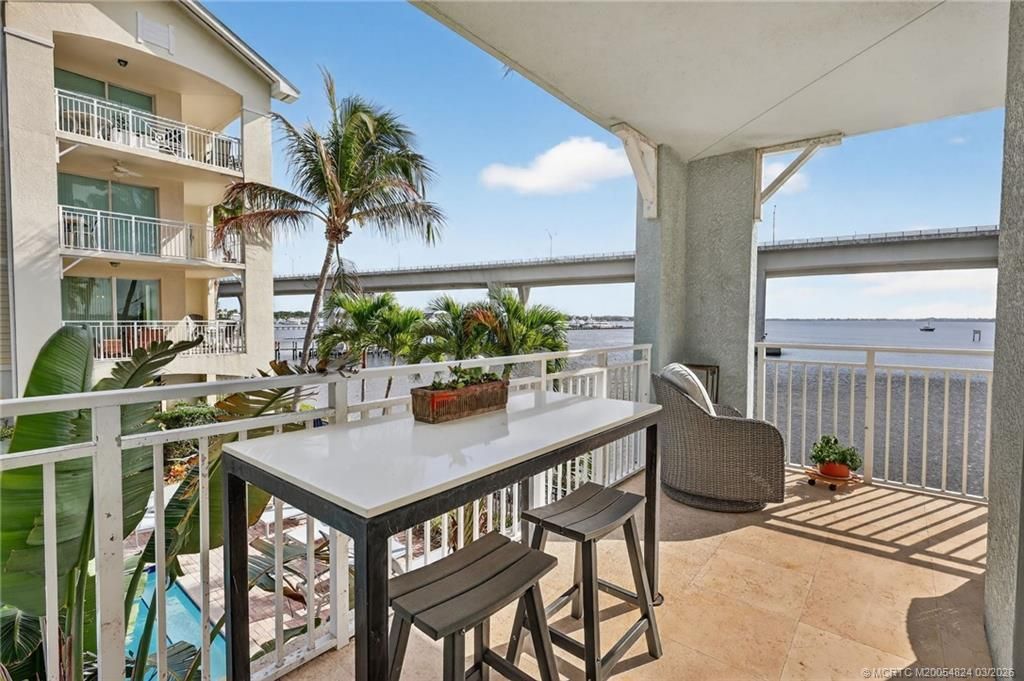 215 NW Flagler Avenue, Unit 203, Stuart, FL 34994 Photo