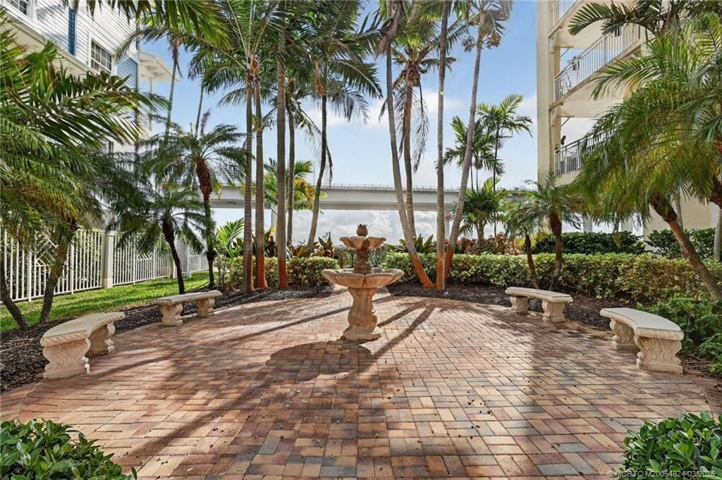 215 NW Flagler Avenue, Unit 203, Stuart, FL 34994 Photo