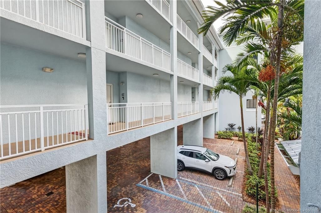215 NW Flagler Avenue, Unit 203, Stuart, FL 34994 Photo