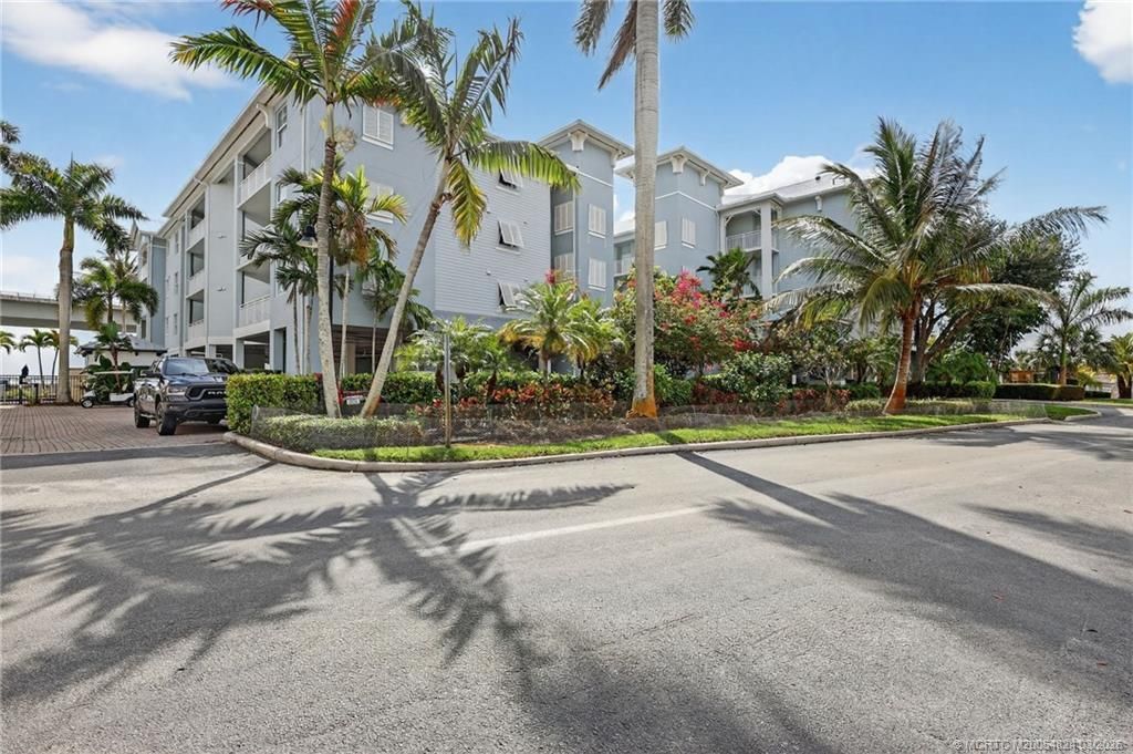 215 NW Flagler Avenue, Unit 203, Stuart, FL 34994 Photo