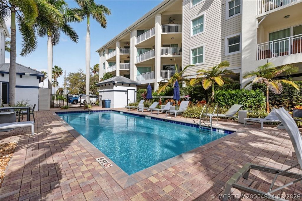 215 NW Flagler Avenue, Unit 203, Stuart, FL 34994 Photo