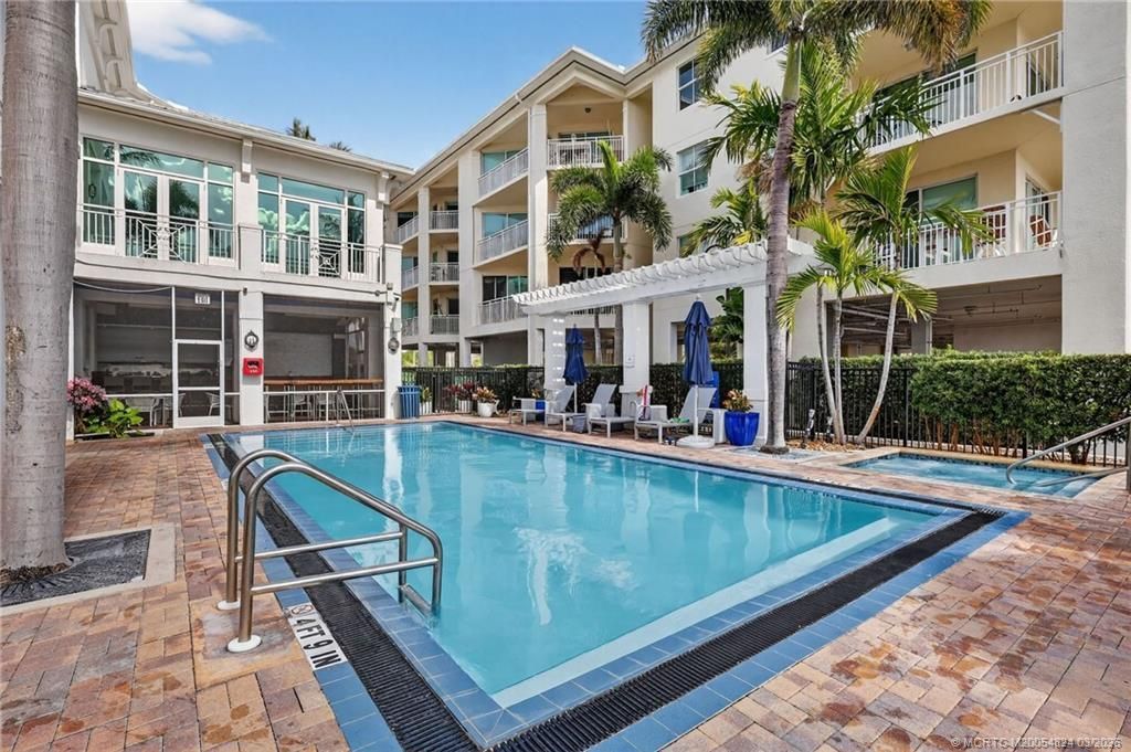 215 NW Flagler Avenue, Unit 203, Stuart, FL 34994 Photo