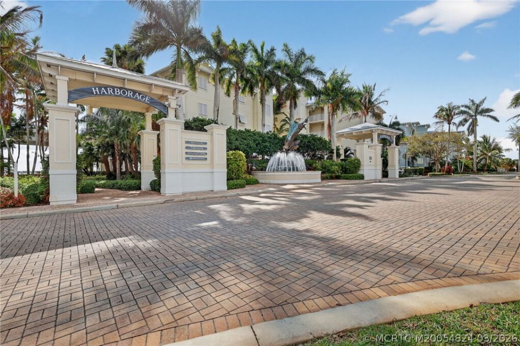 215 NW Flagler Avenue, Unit 203, Stuart, FL 34994 Photo