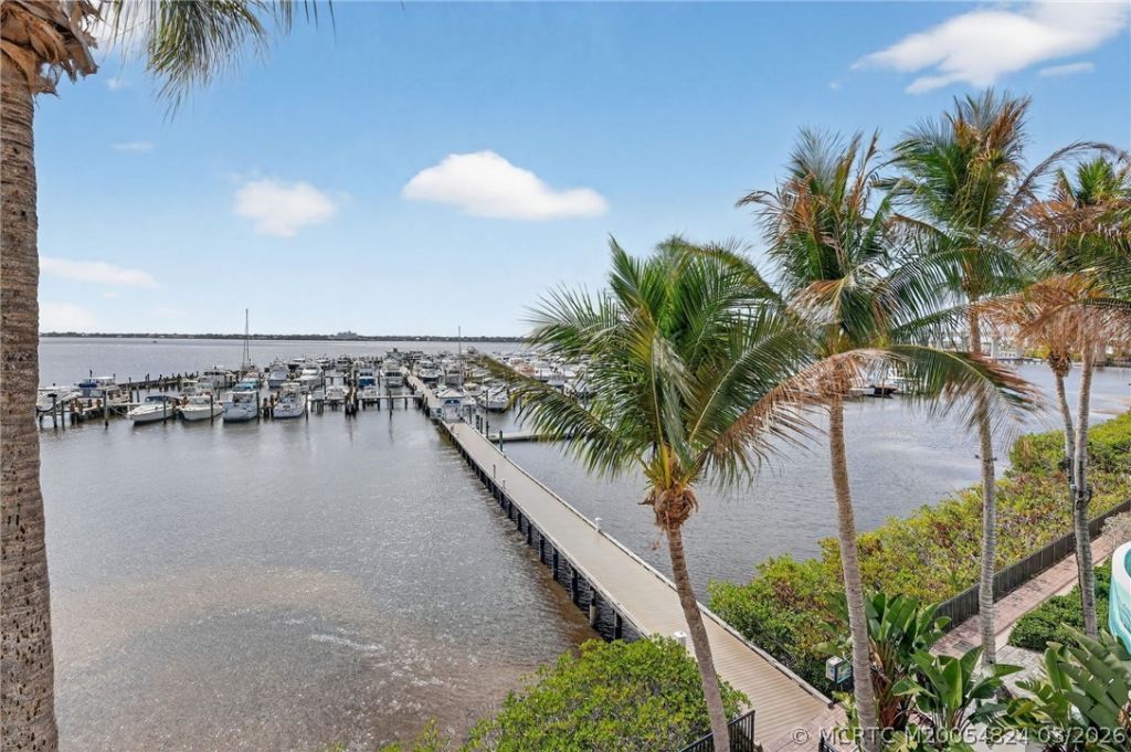 215 NW Flagler Avenue, Unit 203, Stuart, FL 34994 Photo