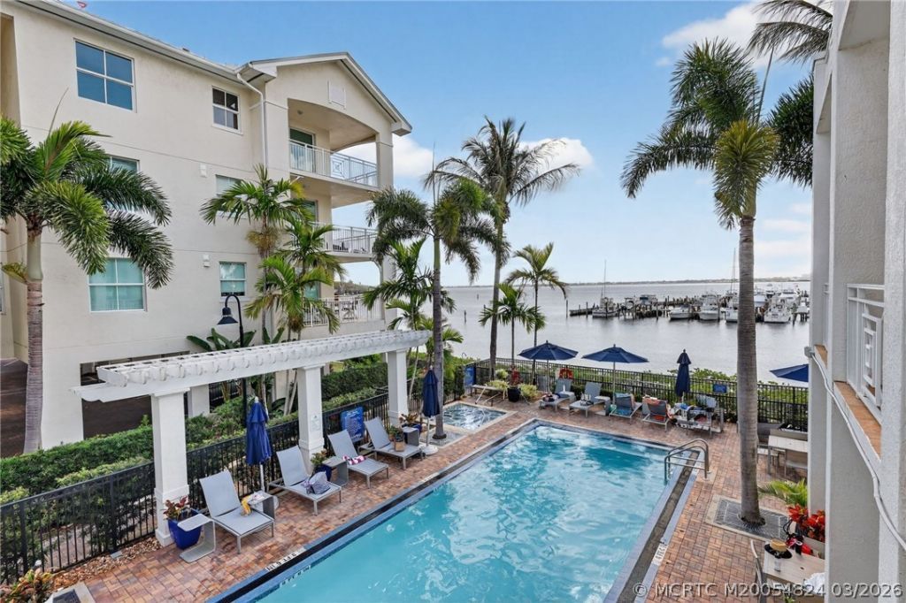 215 NW Flagler Avenue, Unit 203, Stuart, FL 34994 Photo