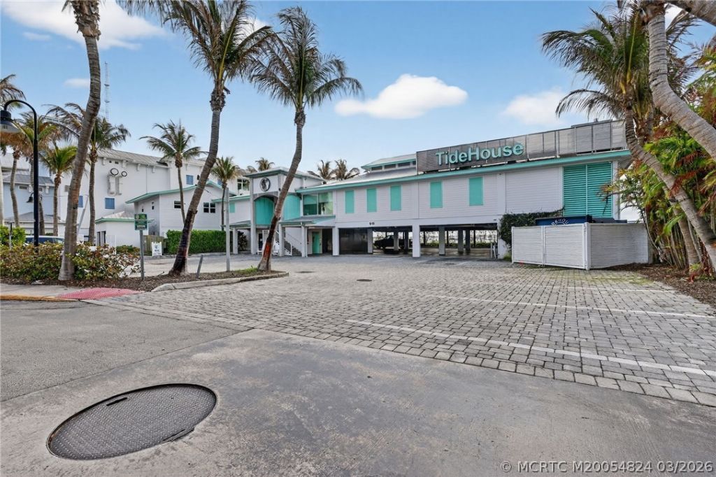 215 NW Flagler Avenue, Unit 203, Stuart, FL 34994 Photo