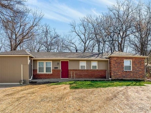 9201 McGee Street, Kansas City, MO 64114