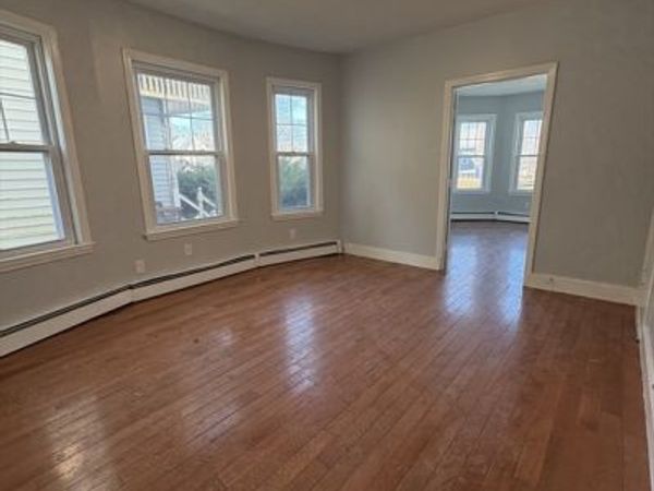 87 Webster St, Unit 5, Haverhill, MA 01830