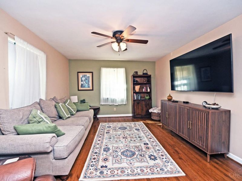 7651 Sagamore Drive, Cincinnati, OH 45236 Photo 10