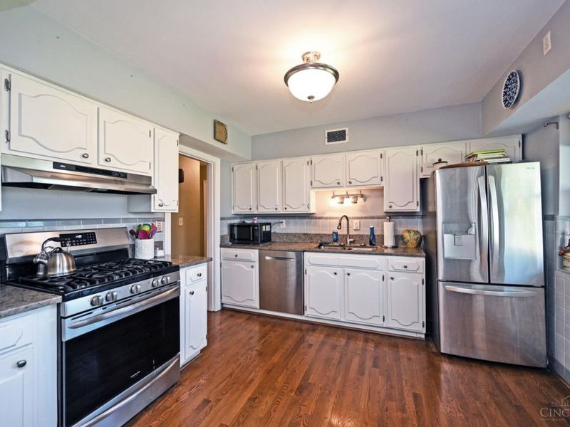 7651 Sagamore Drive, Cincinnati, OH 45236 Photo 13