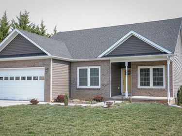 145 PAIGE ST, WAYNESBORO, VA 22980