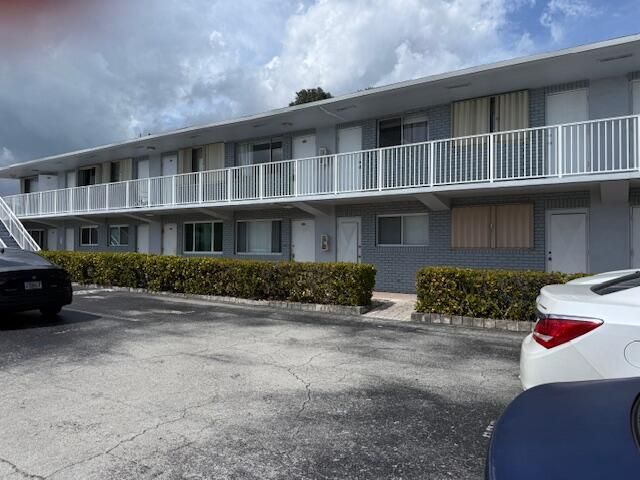 2175 NE 56th Street, Unit 203, Fort Lauderdale, FL 33308 Photo