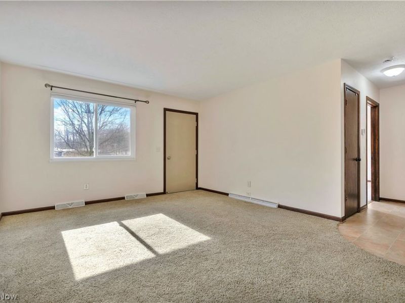 4522-4526 Camelot Circle, Uniontown, OH 44685 Photo 2