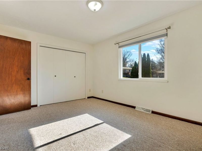 4522-4526 Camelot Circle, Uniontown, OH 44685 Photo 6