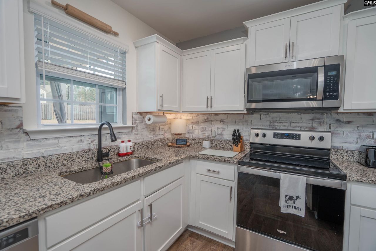 140 Rushton Drive  Photo 14