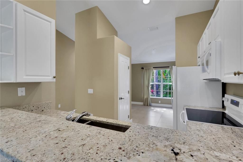 3555 Avion Woods Ct, Unit 501, Naples, FL 34104 Photo