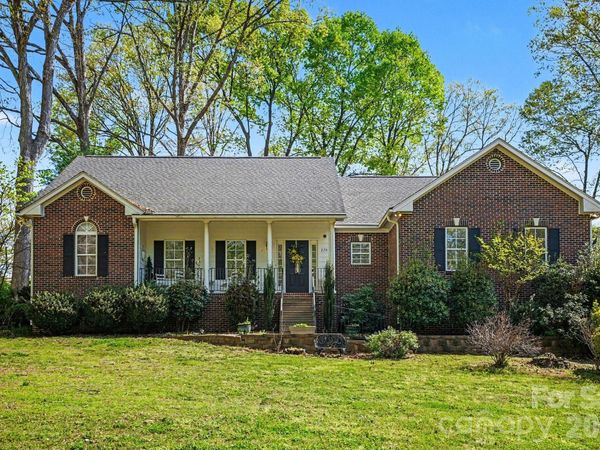 270 Spicewood Circle, Troutman, NC 28166