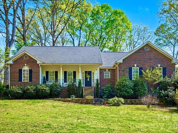 270 Spicewood Circle, Troutman, NC 28166