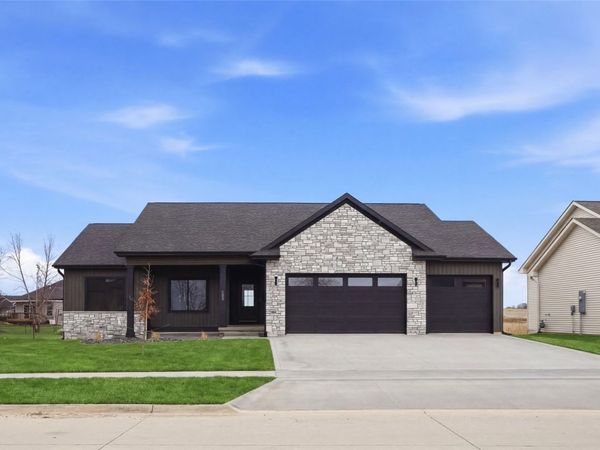 800 Yorkshire Street, North Liberty, IA 52317