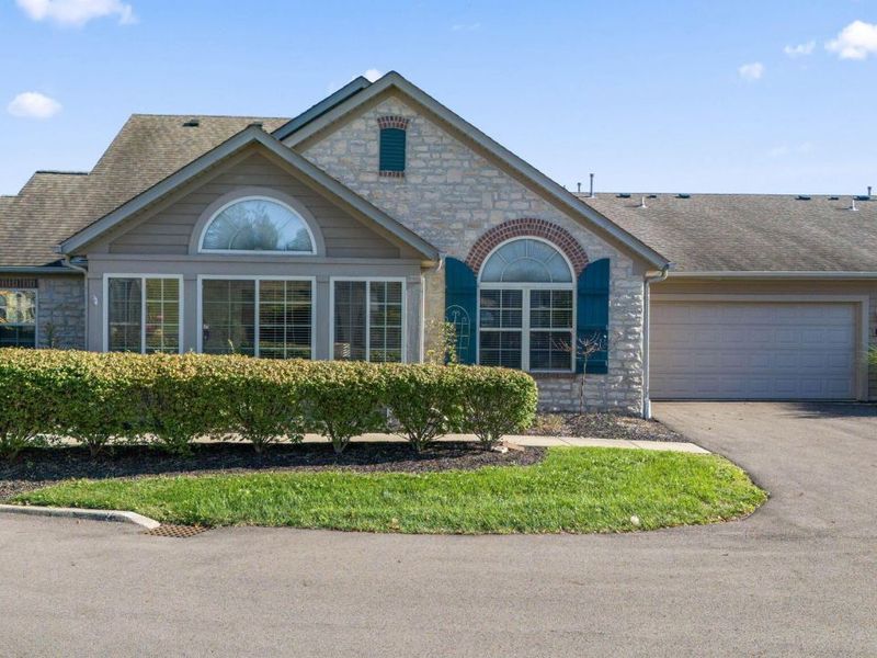 131 Stonegate Drive , Pataskala, OH 43062 Photo 1