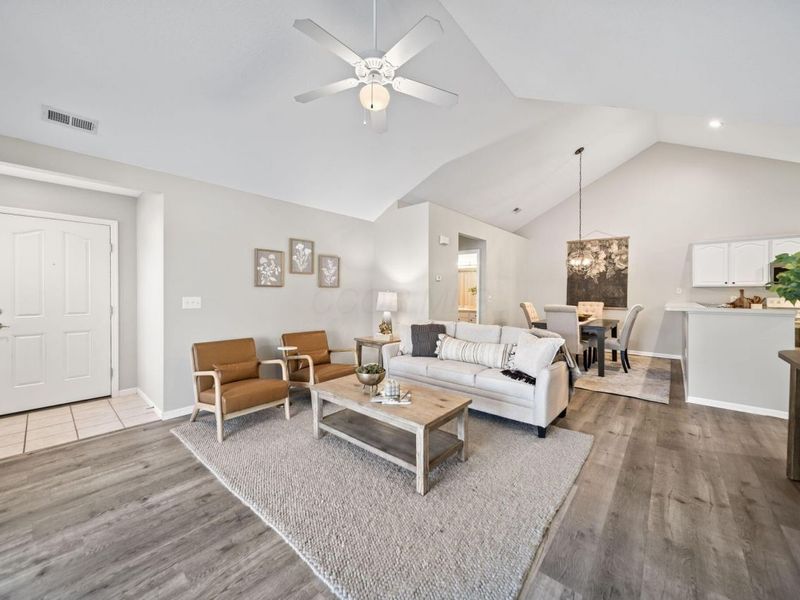 131 Stonegate Drive , Pataskala, OH 43062 Photo 4