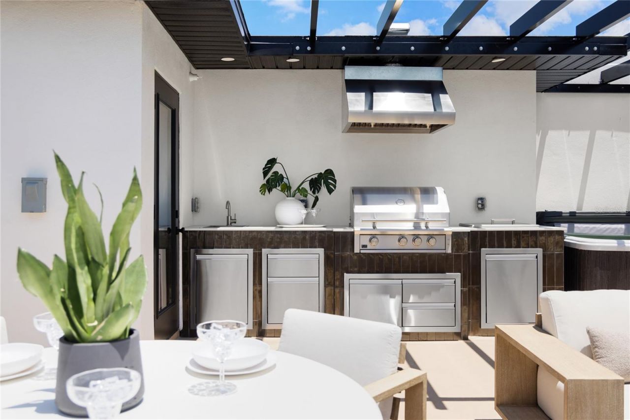 10351 2nd Street N, Saint Petersburg, FL 33716 Photo