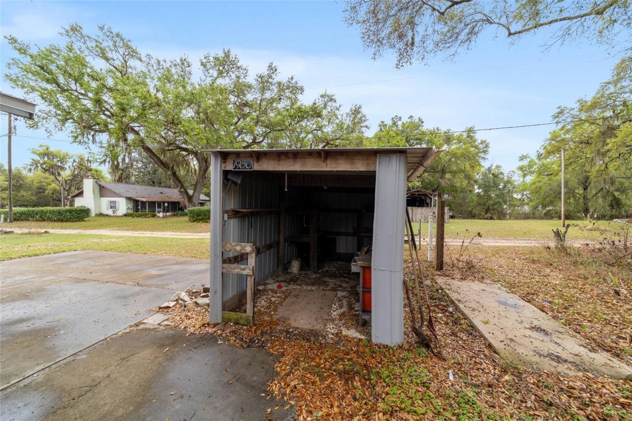 10496 SE Sunset Harbor Road, Summerfield, FL 34491 Photo