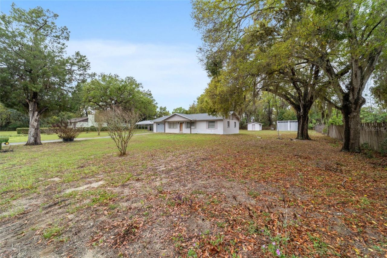 10496 SE Sunset Harbor Road, Summerfield, FL 34491 Photo