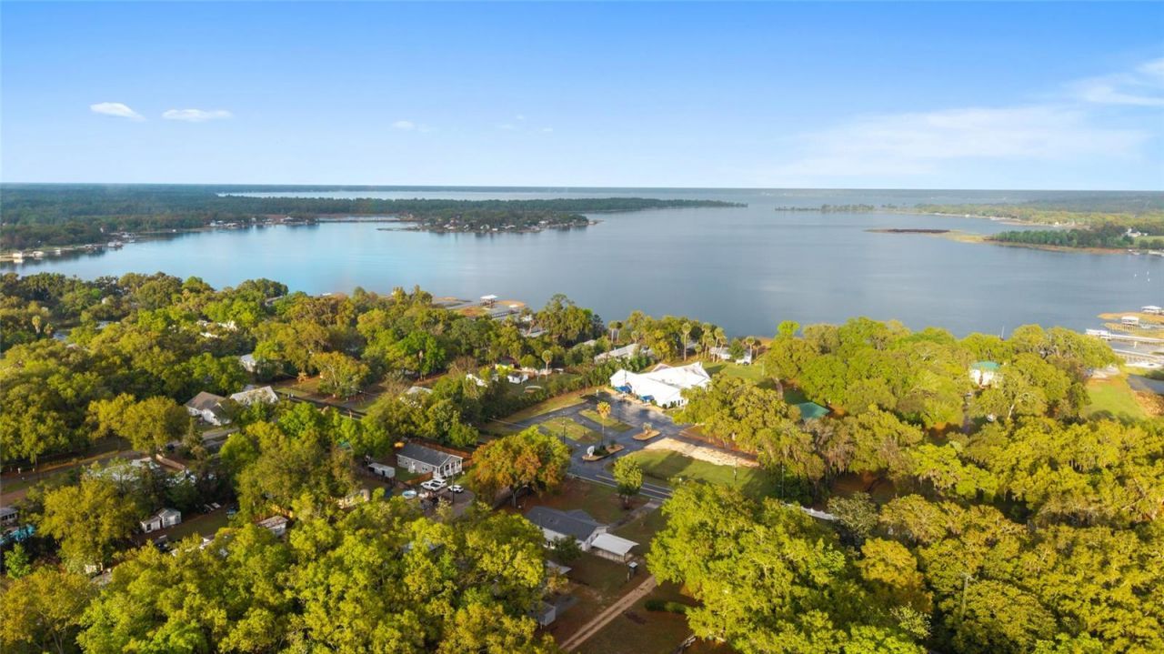 10496 SE Sunset Harbor Road, Summerfield, FL 34491 Photo