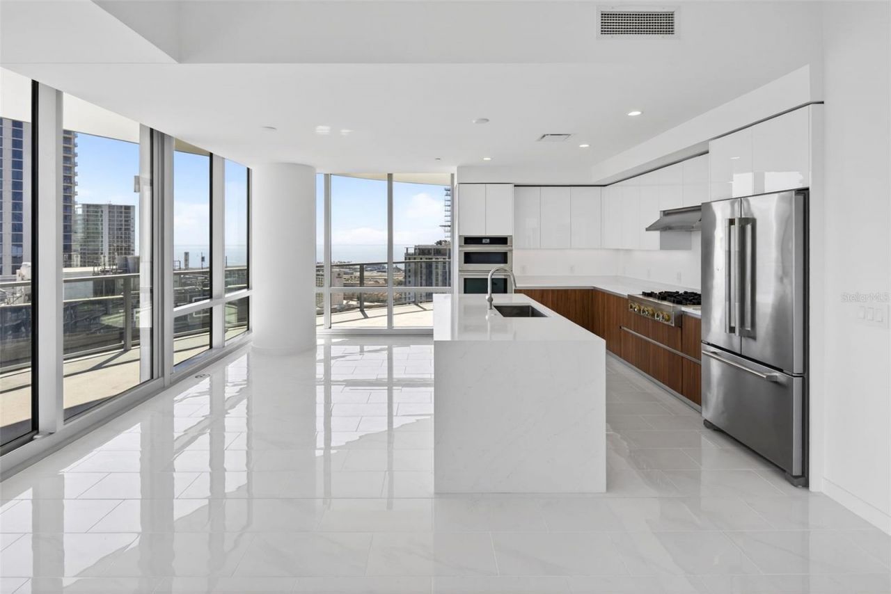 400 Central Avenue, Unit 2307, Saint Petersburg, FL 33701 Photo