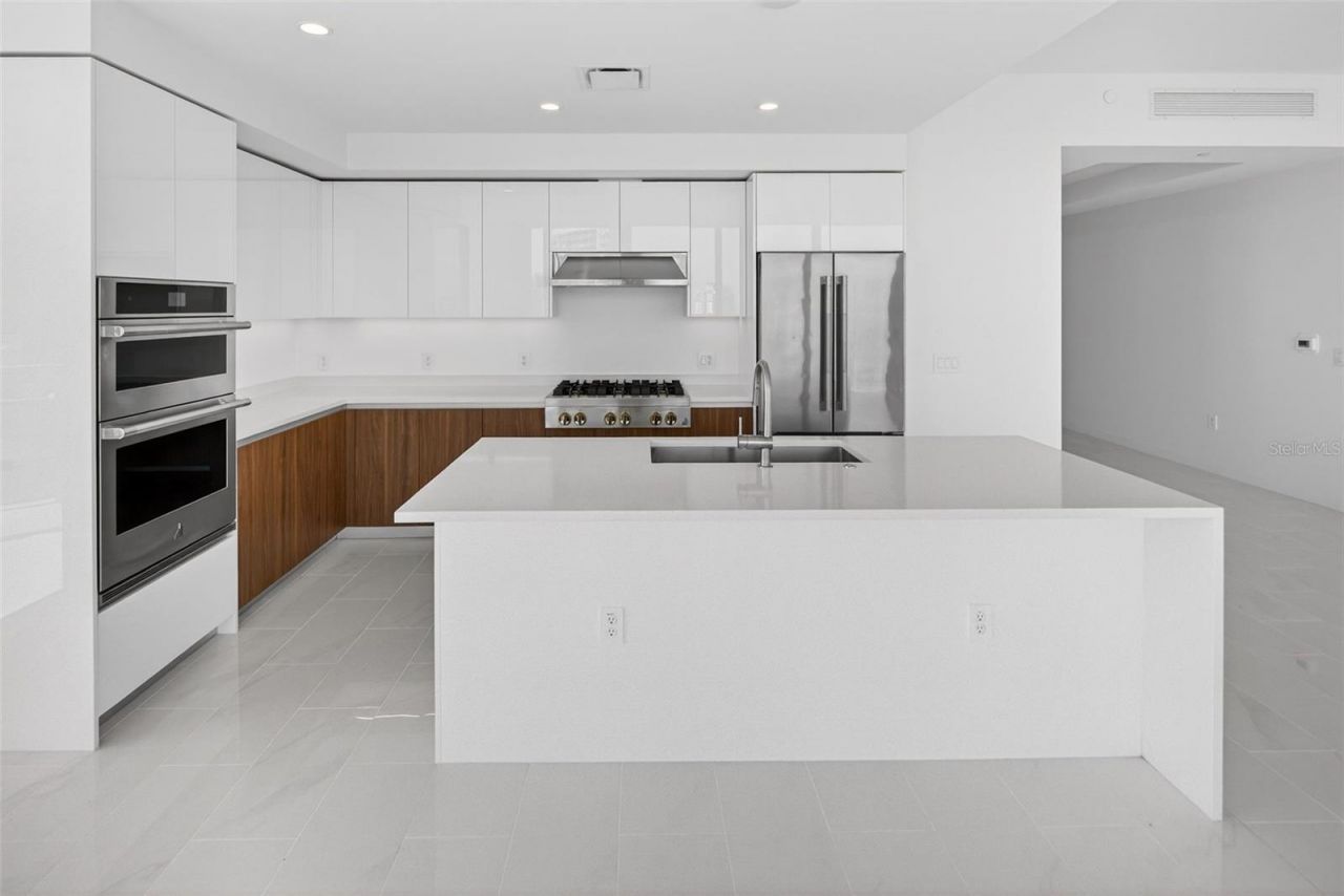 400 Central Avenue, Unit 2307, Saint Petersburg, FL 33701 Photo