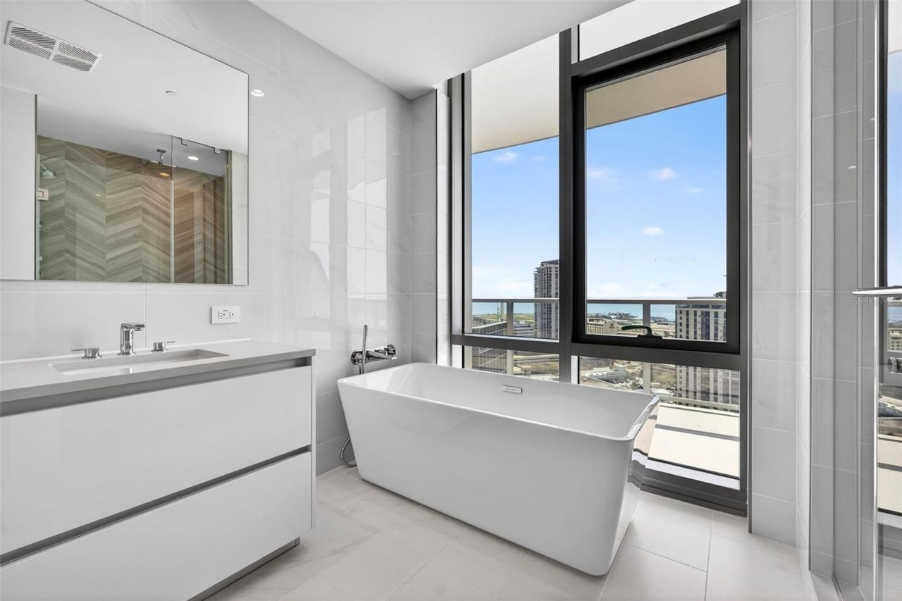 400 Central Avenue, Unit 2307, Saint Petersburg, FL 33701 Photo