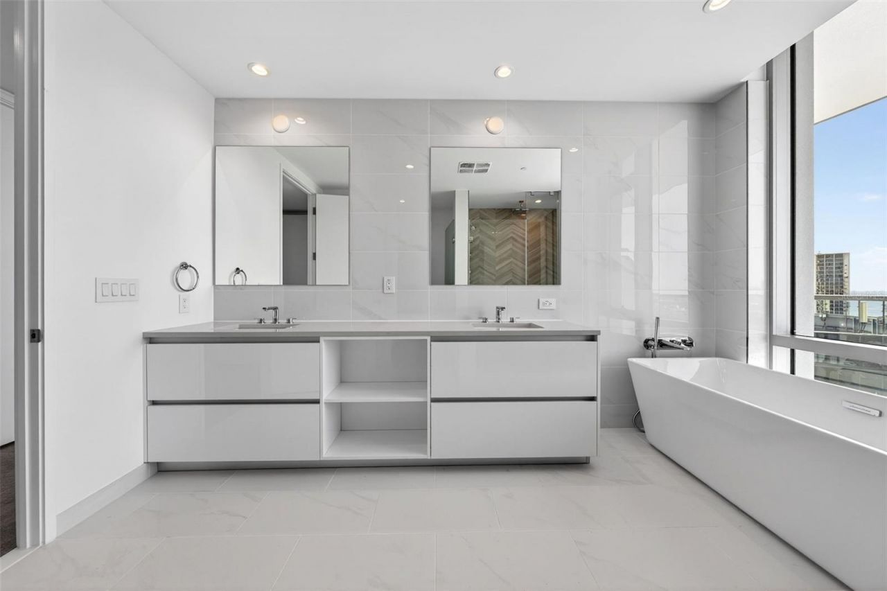 400 Central Avenue, Unit 2307, Saint Petersburg, FL 33701 Photo