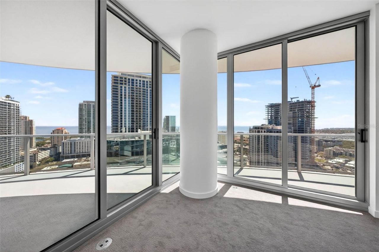 400 Central Avenue, Unit 2307, Saint Petersburg, FL 33701 Photo