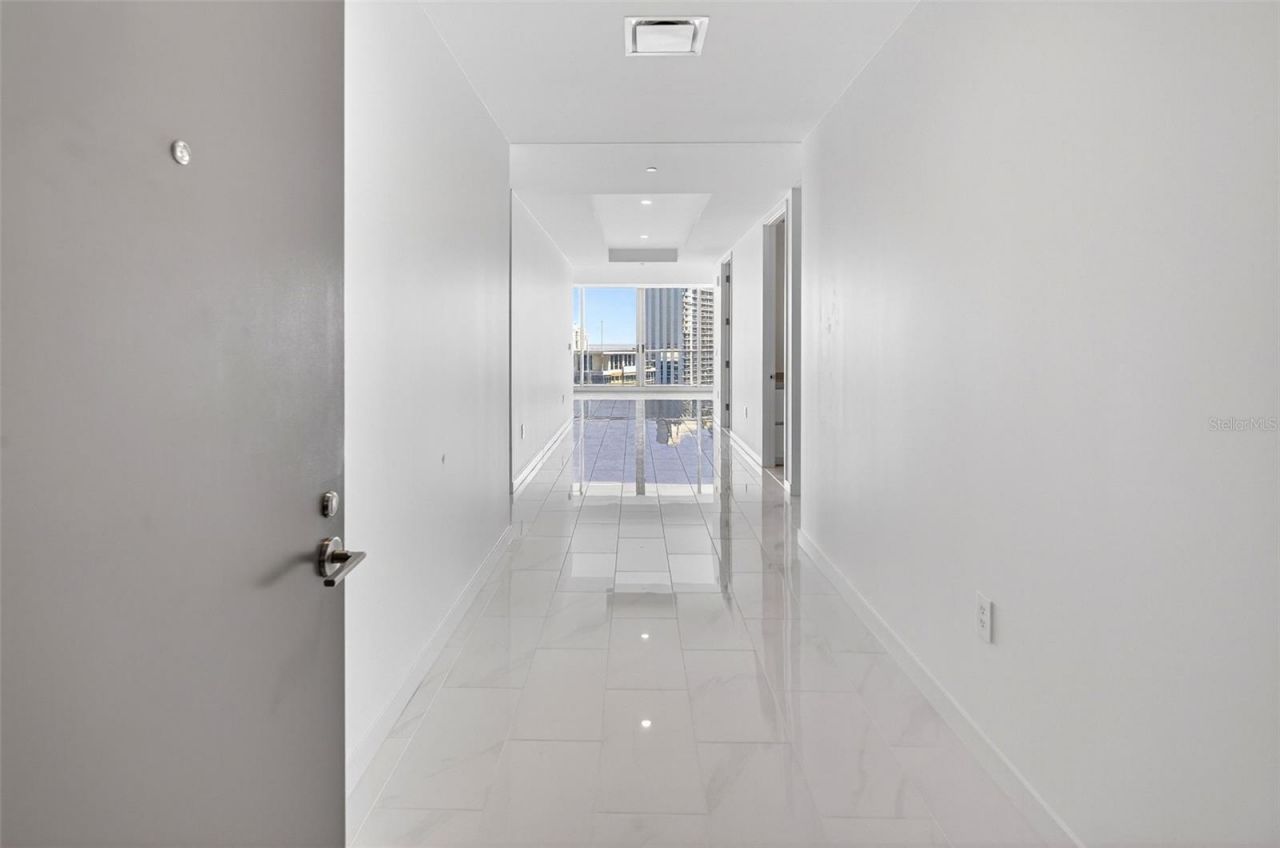 400 Central Avenue, Unit 2307, Saint Petersburg, FL 33701 Photo