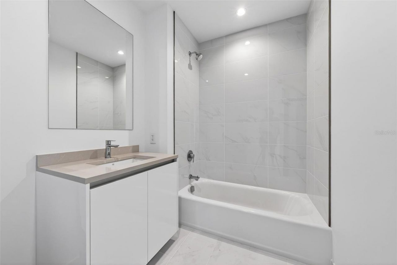 400 Central Avenue, Unit 2307, Saint Petersburg, FL 33701 Photo